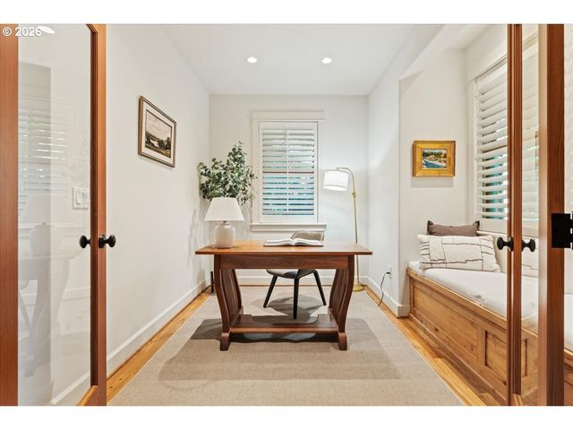 3788 CALAROGA Dr, West Linn, OR 97068