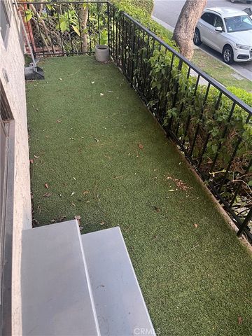 1818 Kelton Avenue 101, Los Angeles, CA 90025