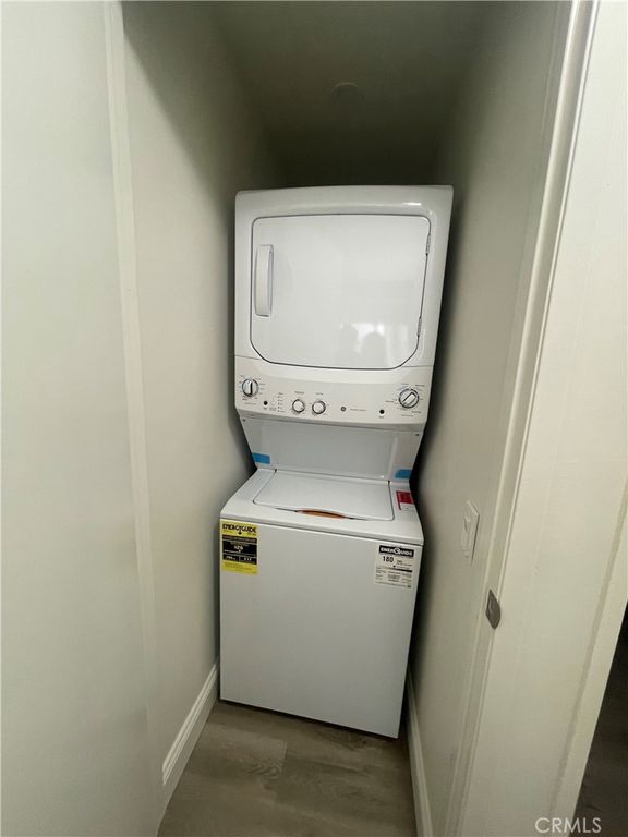 Image 18 of property listing at 1818 Kelton Avenue 101, Los Angeles, CA 90025