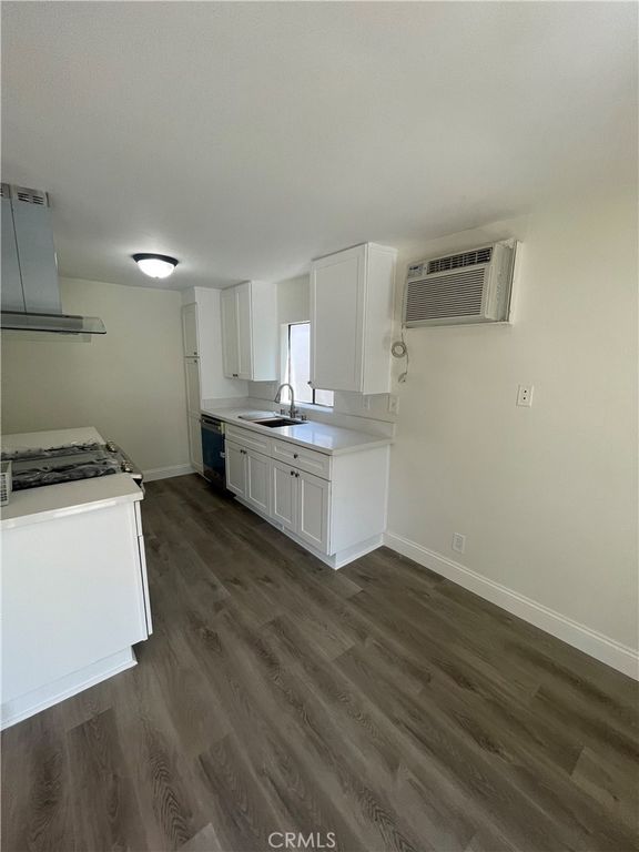 Image 8 of property listing at 1818 Kelton Avenue 101, Los Angeles, CA 90025