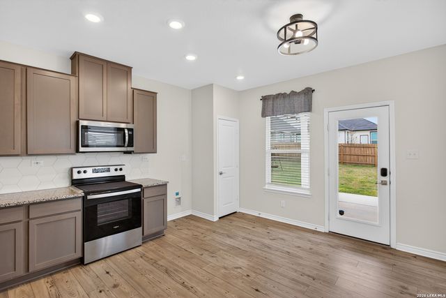 223 W West Granite Shores, Boerne, TX 78006