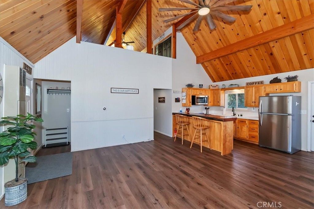Image 10 of property listing at 642 Villa Grove, Big Bear, CA 92314