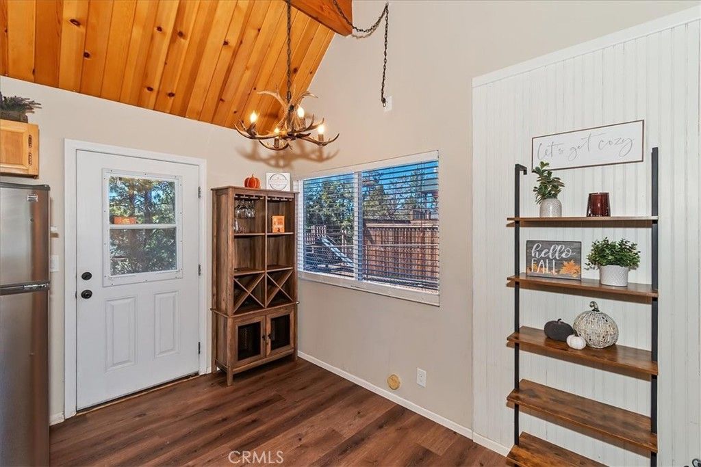 Image 11 of property listing at 642 Villa Grove, Big Bear, CA 92314