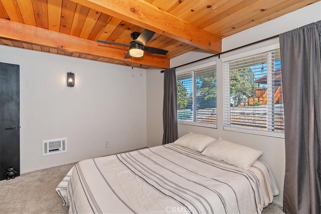 Image 20 of property listing at 642 Villa Grove, Big Bear, CA 92314