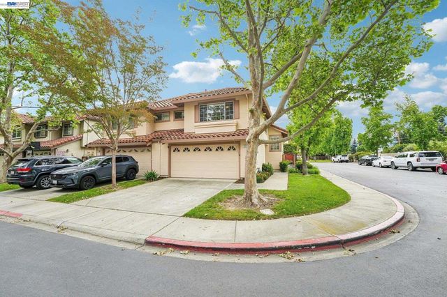 1657 Holly Cir, Pleasanton, CA 94566