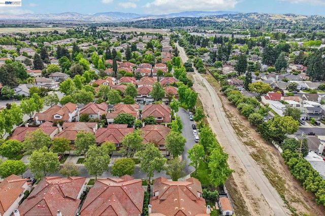 1657 Holly Cir, Pleasanton, CA 94566