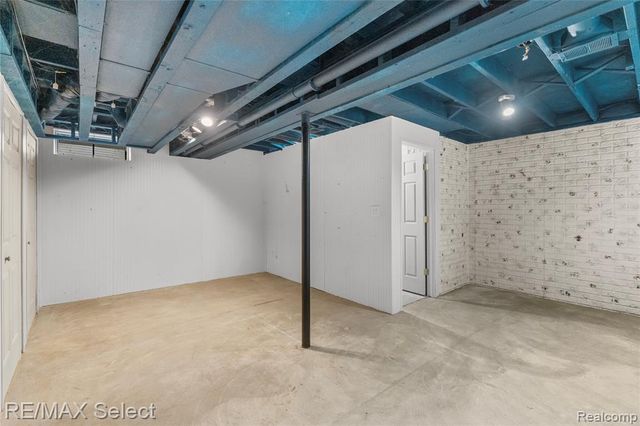 8455 Deer Field Drive, Davison, MI 48423