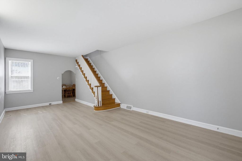 1926 E HAZZARD ST, PHILADELPHIA, PA 19125 — photo 3