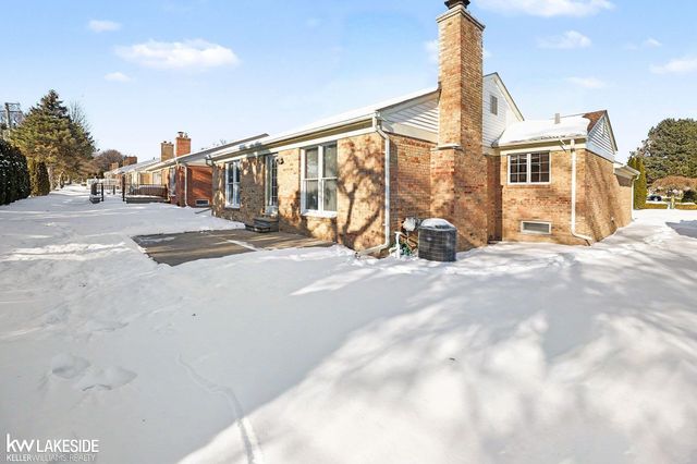 18774 Woods Drive, Clinton Twp, MI 48036