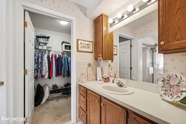 18774 Woods Drive, Clinton Twp, MI 48036