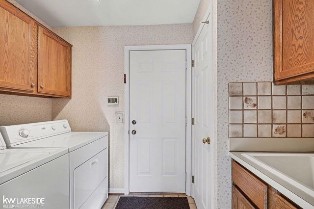 18774 Woods Drive, Clinton Twp, MI 48036