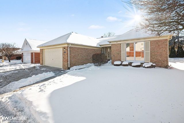 18774 Woods Drive, Clinton Twp, MI 48036