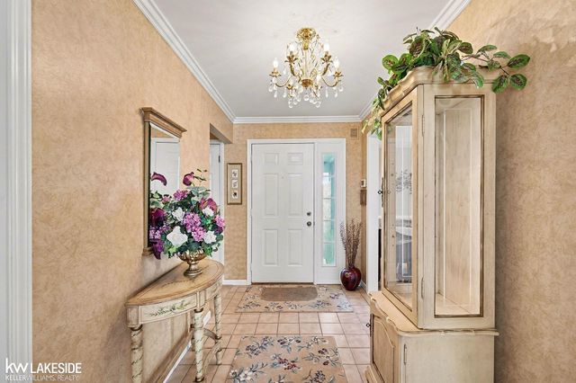 18774 Woods Drive, Clinton Twp, MI 48036