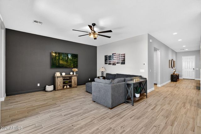 18387 W CLINTON Street, Surprise, AZ 85388
