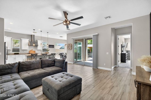 18387 W CLINTON Street, Surprise, AZ 85388