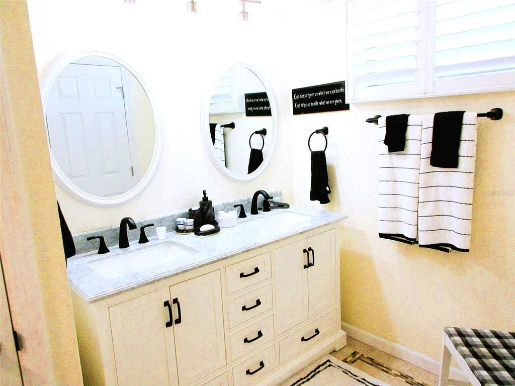 Image 37 of property listing at 4110 ALLURE LANE, North Port, FL 34287