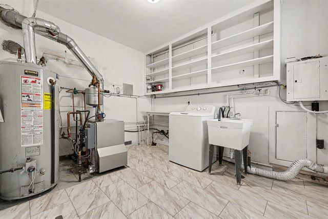 21516 Madison Street, Saint Clair Shores, MI 48081