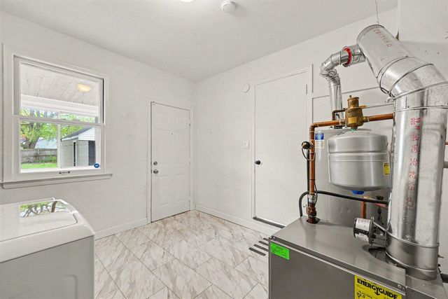 21516 Madison Street, Saint Clair Shores, MI 48081