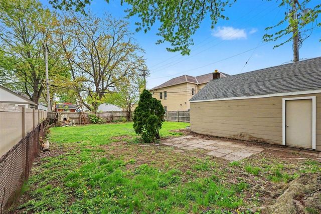 21516 Madison Street, Saint Clair Shores, MI 48081