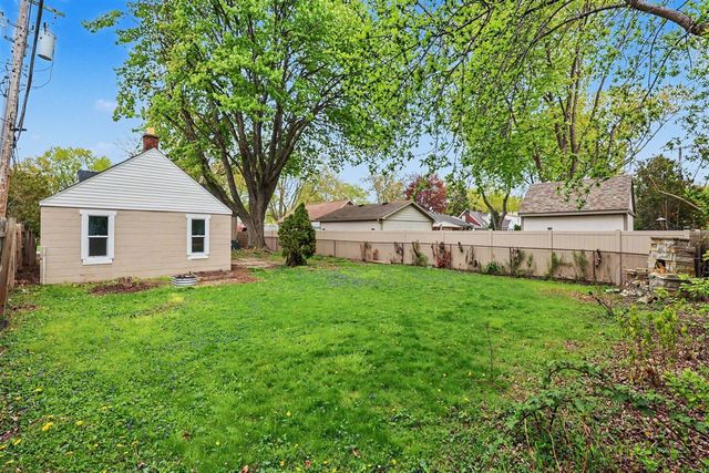 21516 Madison Street, Saint Clair Shores, MI 48081