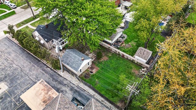 21516 Madison Street, Saint Clair Shores, MI 48081