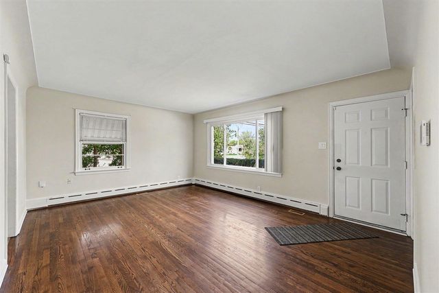 21516 Madison Street, Saint Clair Shores, MI 48081
