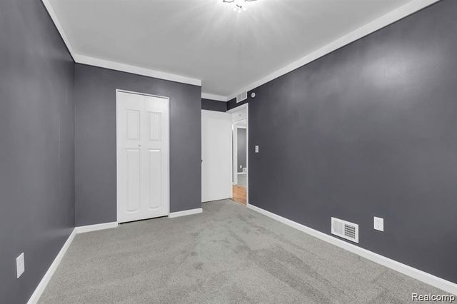 7518 Hazelton Street, Dearborn Heights, MI 48127