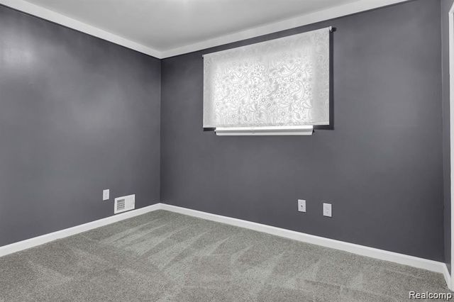 7518 Hazelton Street, Dearborn Heights, MI 48127