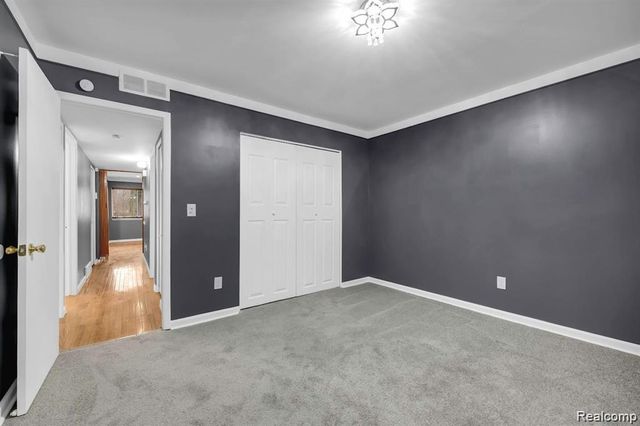 7518 Hazelton Street, Dearborn Heights, MI 48127