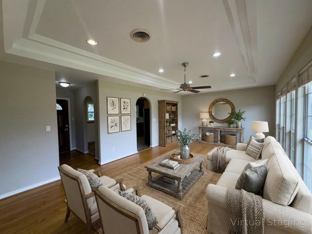 217 Carnation Street, Lake Jackson, TX 77566