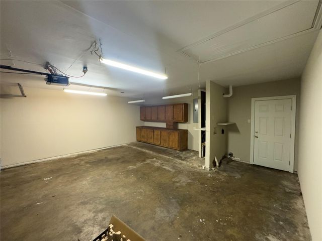 217 Carnation Street, Lake Jackson, TX 77566