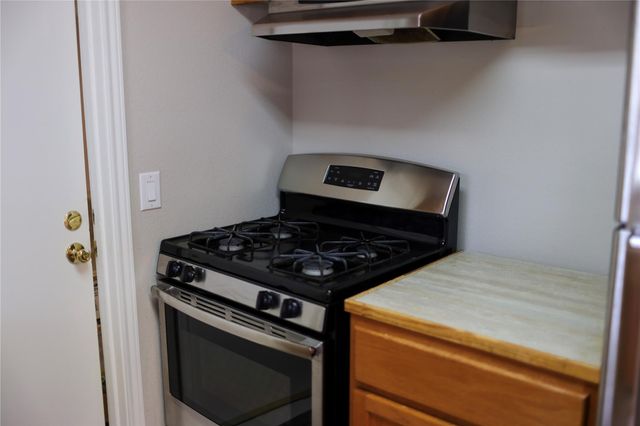 217 Carnation Street, Lake Jackson, TX 77566