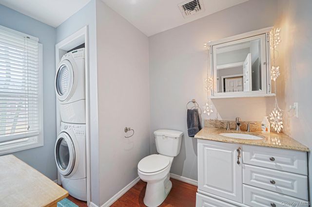 14 Tuttle Avenue, Eastport, NY 11941