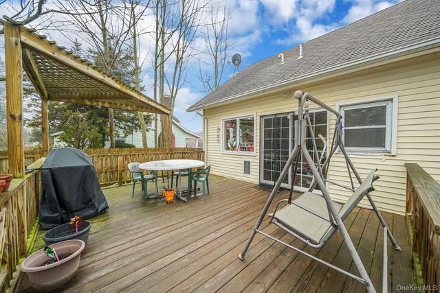 14 Tuttle Avenue, Eastport, NY 11941