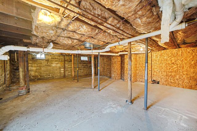 14 Tuttle Avenue, Eastport, NY 11941