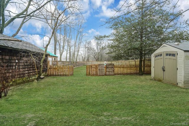 14 Tuttle Avenue, Eastport, NY 11941