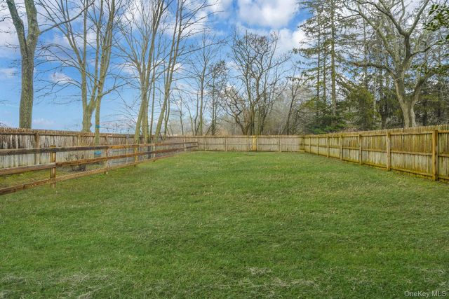 14 Tuttle Avenue, Eastport, NY 11941