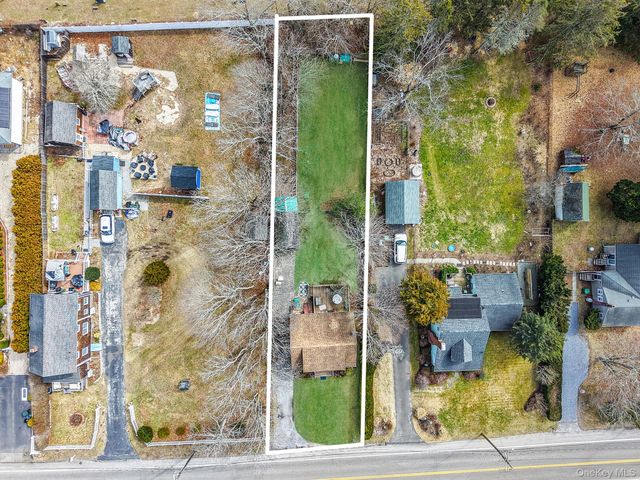 14 Tuttle Avenue, Eastport, NY 11941