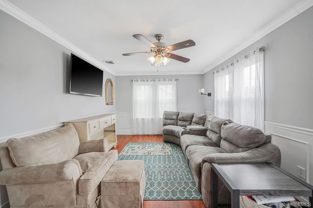 14 Tuttle Avenue, Eastport, NY 11941