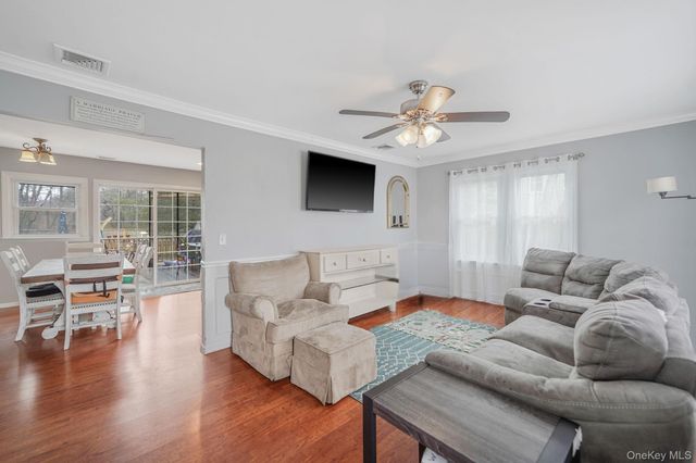 14 Tuttle Avenue, Eastport, NY 11941