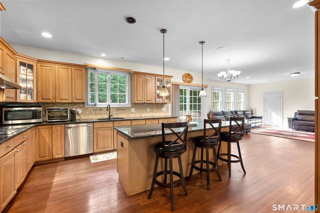 3 Butternut Ridge Road, Oxford, CT 06478