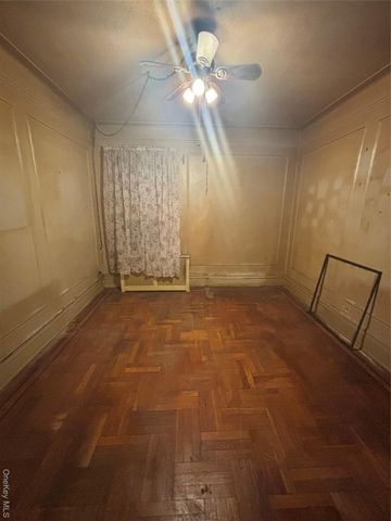 31-14 Crescent Street 7D, Astoria, NY 11106