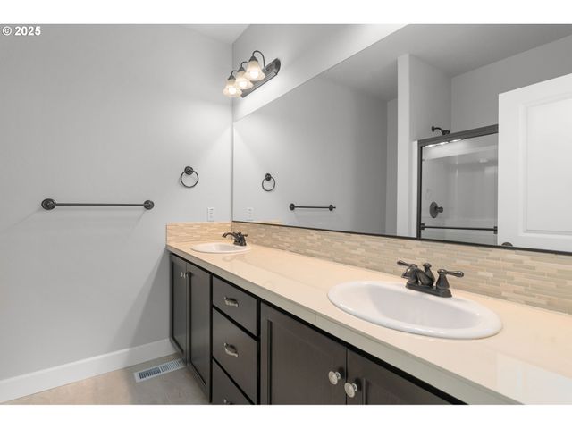 11279 Se FALCO St, Happy Valley, OR 97086