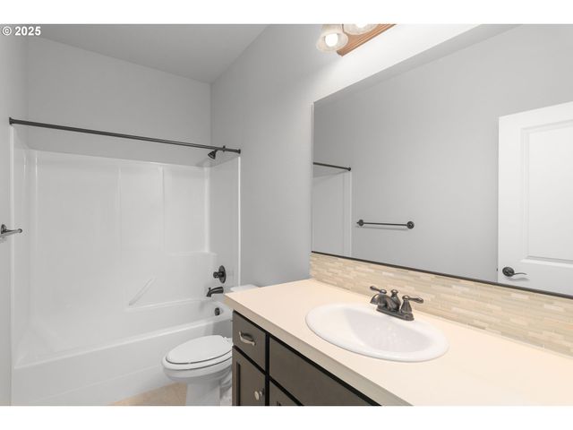 11279 Se FALCO St, Happy Valley, OR 97086