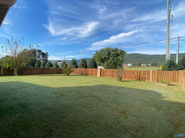 7502 Parktrace Lane, Owens Cross Roads, AL 35763
