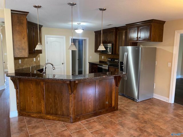 7502 Parktrace Lane, Owens Cross Roads, AL 35763