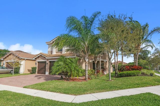8185 Fiera Ridge Drive, Boynton Beach, FL 33473