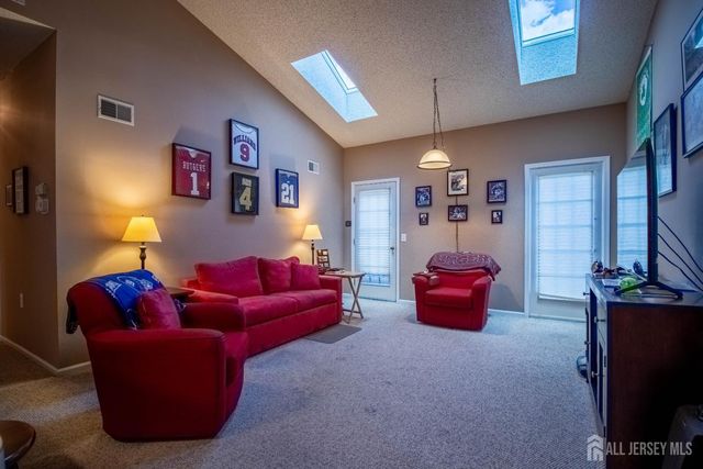 70 Birmingham Lane, Monroe, NJ 08831