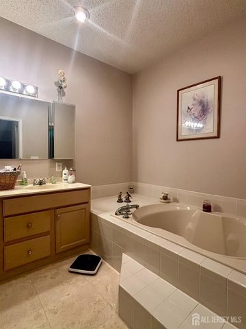 70 Birmingham Lane, Monroe, NJ 08831