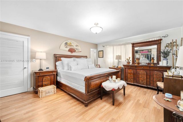 11960 NE 19th Dr 17, North Miami, FL 33181